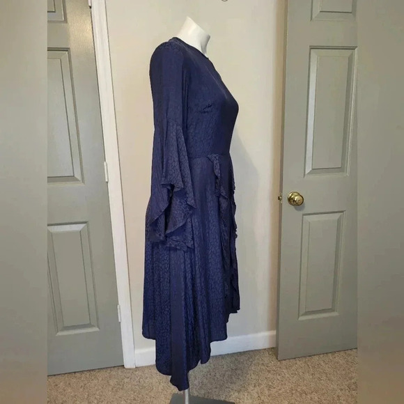 Great Jones Navy Blue Jacquard Leopard Printed Ruffle Bell Sleeves Midi Dress(4) - Picture 3 of 10